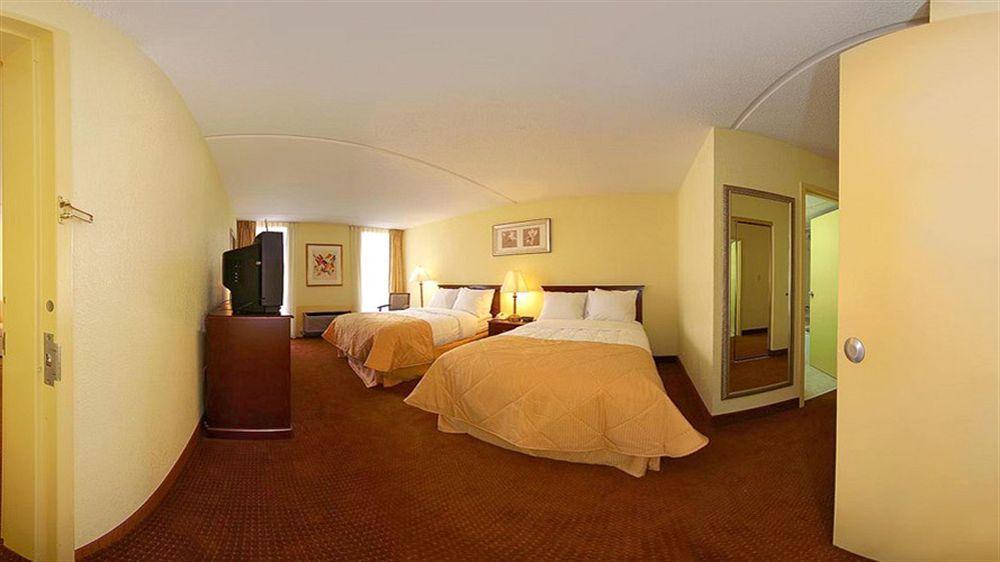 รามาดา บาย วินด์แฮม วิชิตา แอร์พอร์ต Hotel วิชิต้า ภายนอก รูปภาพ