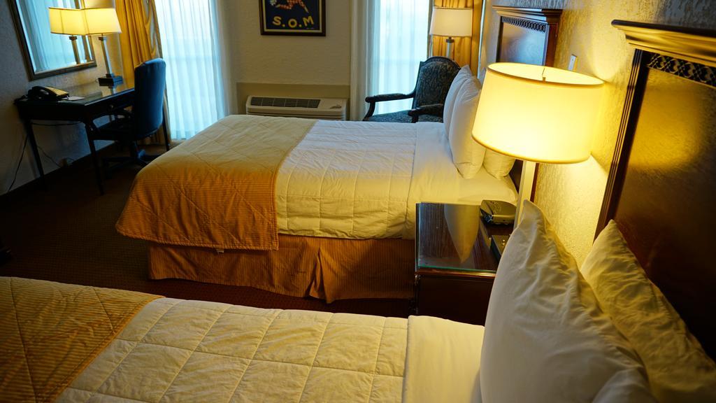 รามาดา บาย วินด์แฮม วิชิตา แอร์พอร์ต Hotel วิชิต้า ภายนอก รูปภาพ