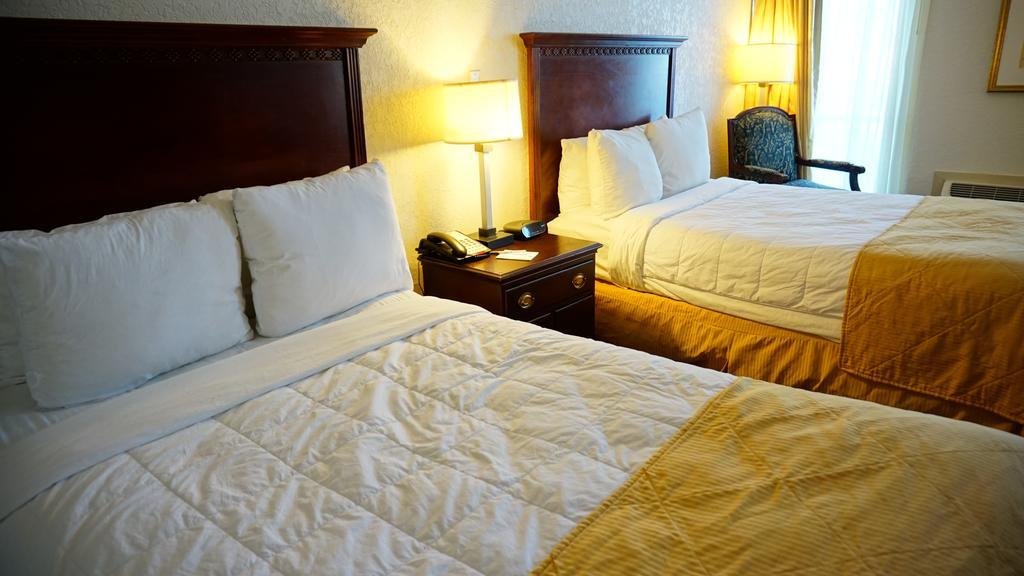 รามาดา บาย วินด์แฮม วิชิตา แอร์พอร์ต Hotel วิชิต้า ภายนอก รูปภาพ