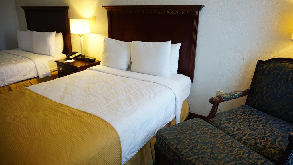 รามาดา บาย วินด์แฮม วิชิตา แอร์พอร์ต Hotel วิชิต้า ภายนอก รูปภาพ