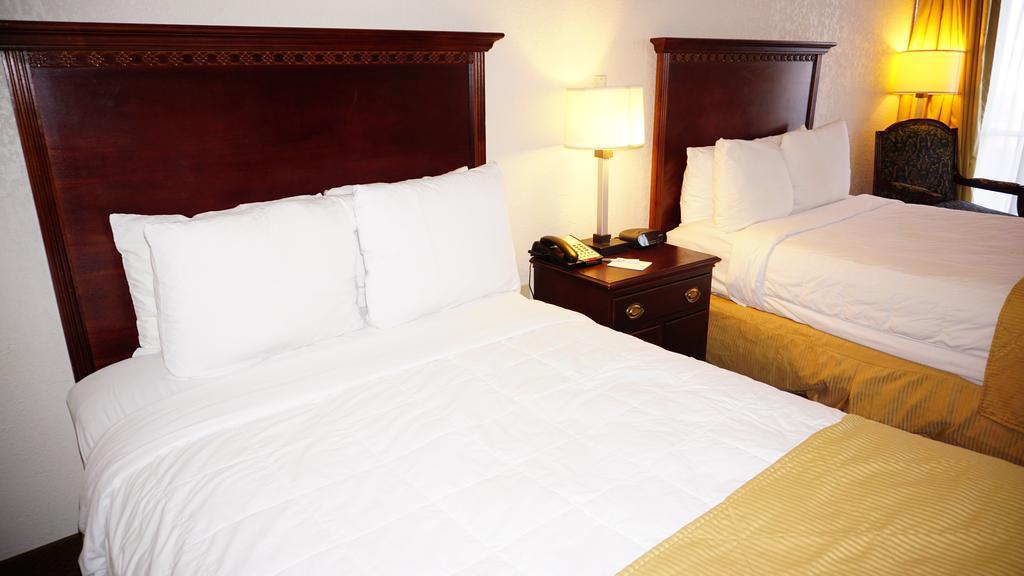 รามาดา บาย วินด์แฮม วิชิตา แอร์พอร์ต Hotel วิชิต้า ภายนอก รูปภาพ