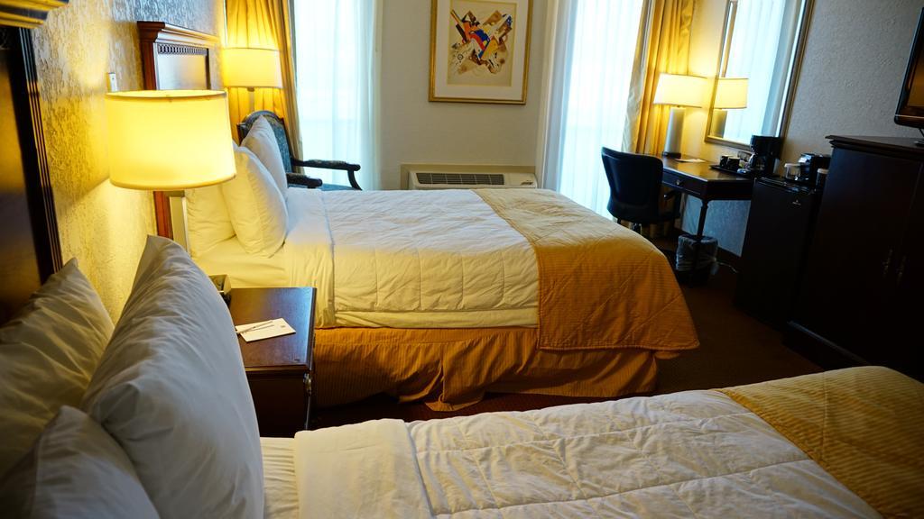 รามาดา บาย วินด์แฮม วิชิตา แอร์พอร์ต Hotel วิชิต้า ภายนอก รูปภาพ