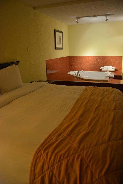 รามาดา บาย วินด์แฮม วิชิตา แอร์พอร์ต Hotel วิชิต้า ภายนอก รูปภาพ