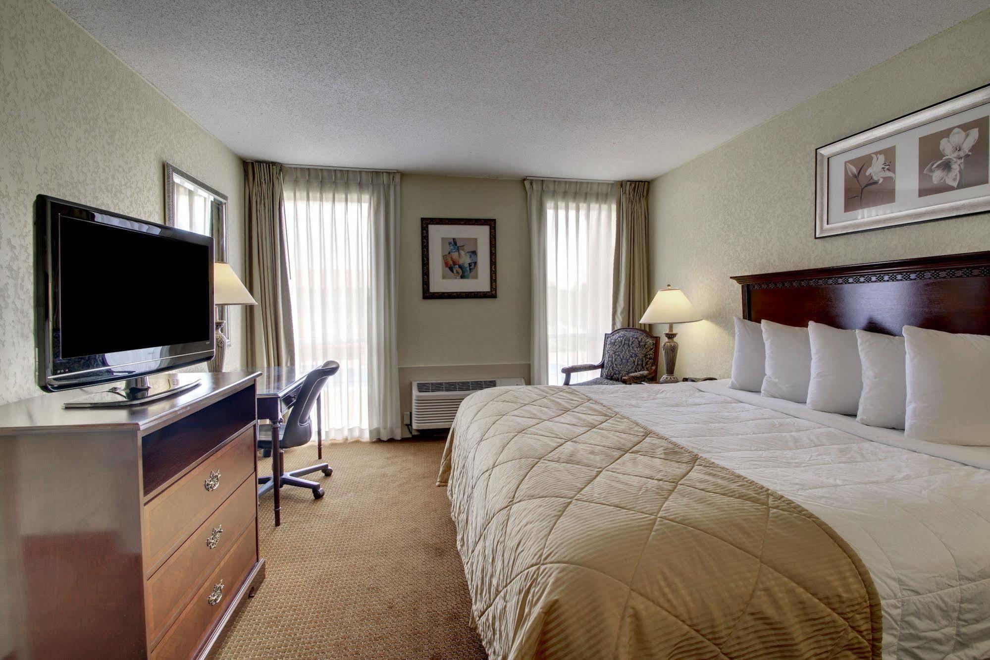 รามาดา บาย วินด์แฮม วิชิตา แอร์พอร์ต Hotel วิชิต้า ภายนอก รูปภาพ