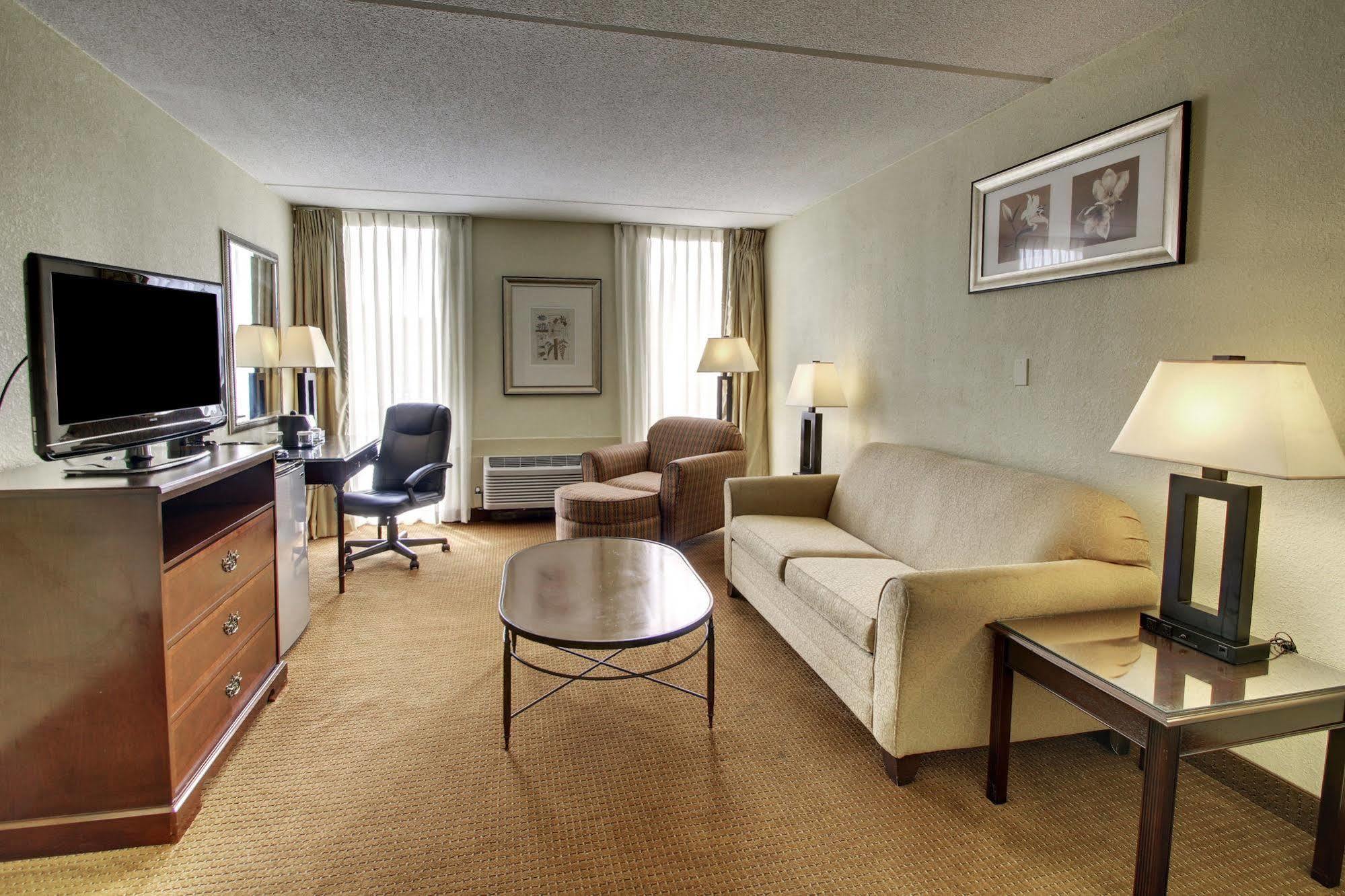 รามาดา บาย วินด์แฮม วิชิตา แอร์พอร์ต Hotel วิชิต้า ภายนอก รูปภาพ