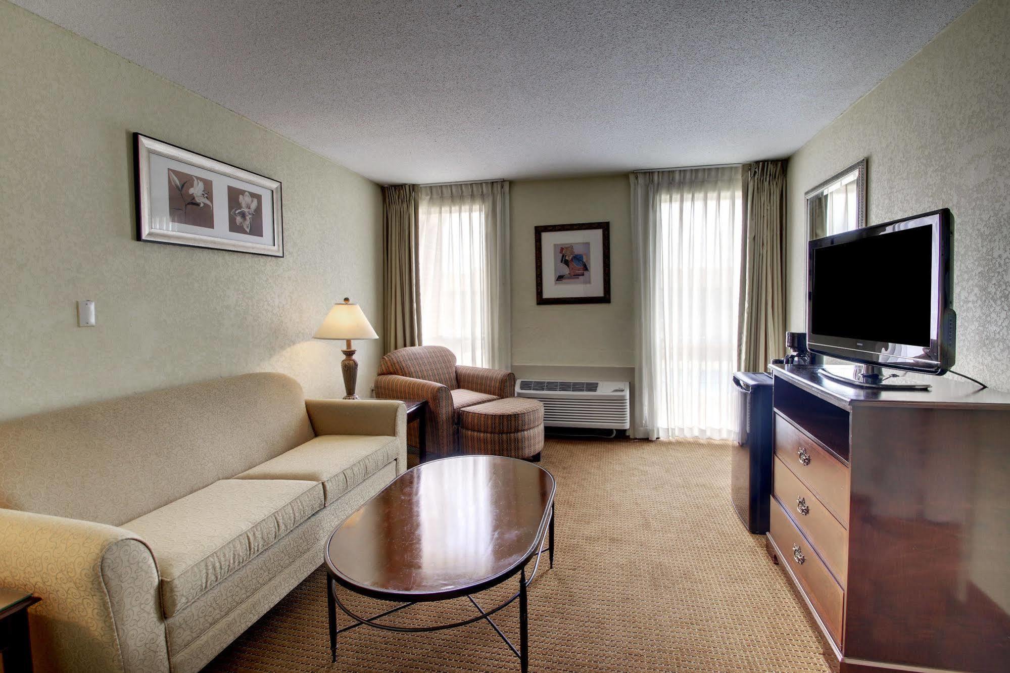รามาดา บาย วินด์แฮม วิชิตา แอร์พอร์ต Hotel วิชิต้า ภายนอก รูปภาพ