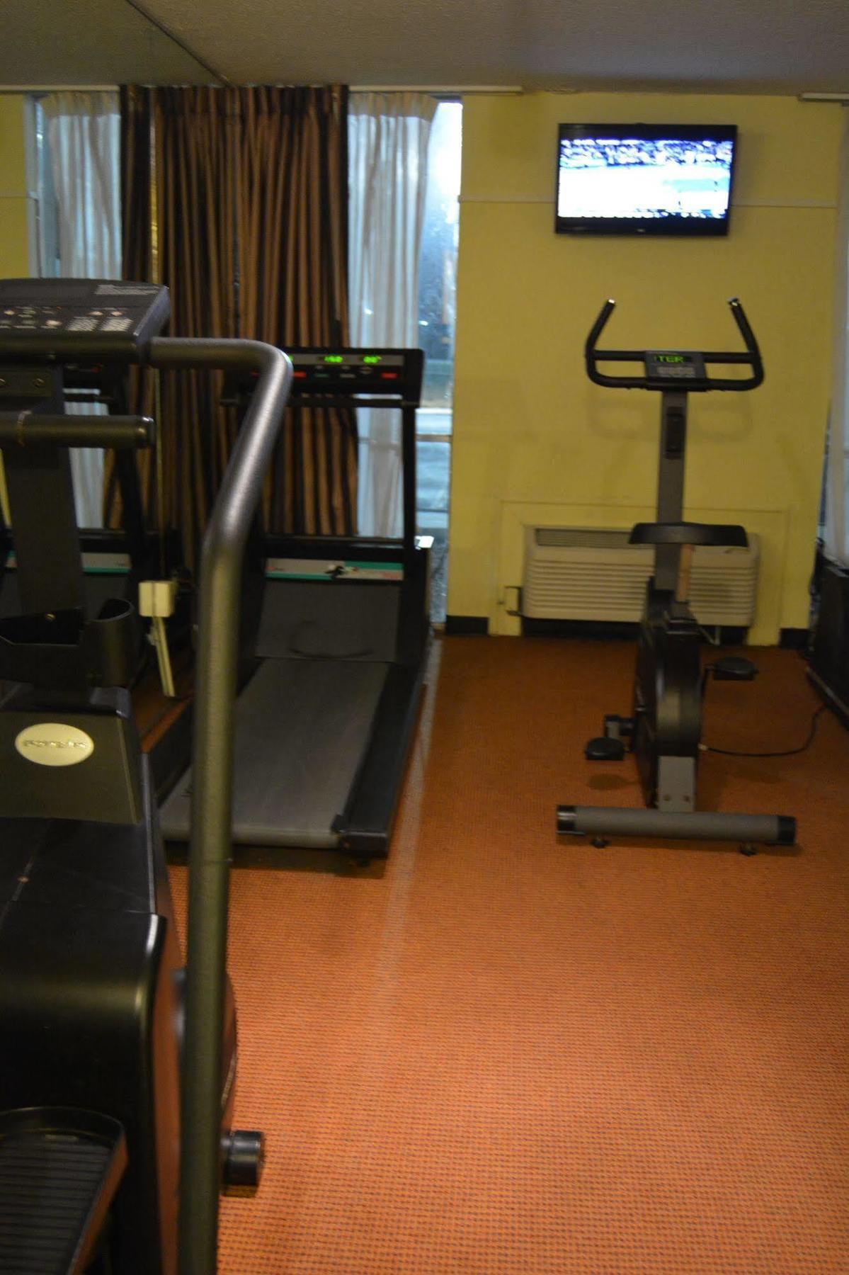 รามาดา บาย วินด์แฮม วิชิตา แอร์พอร์ต Hotel วิชิต้า ภายนอก รูปภาพ
